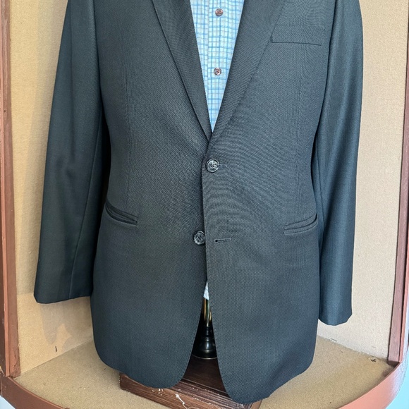 Size 40 dark Olive nail head notch lapel 2 button 2 piece suit - Picture 2 of 5